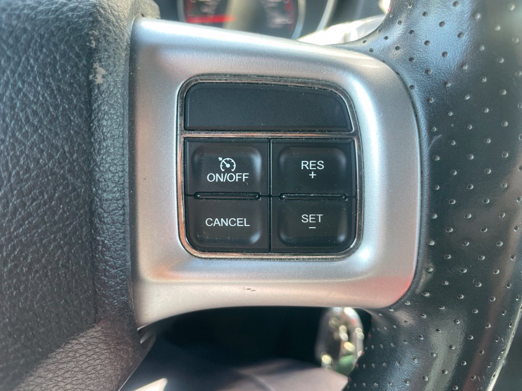 Used 2013 Dodge Avenger R/T FWD image 19