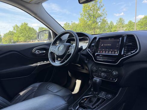 Used 2019 Jeep Cherokee Limited AWD/4WD image 19
