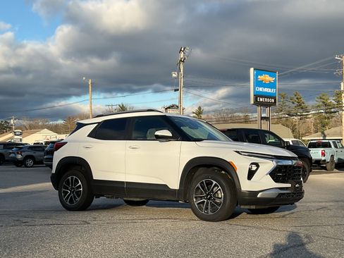 Certified 2025 Chevrolet TrailBlazer LT image 2