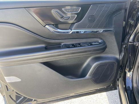 Used 2021 Lincoln Corsair AWD w/ Premium Package image 17