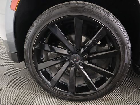 Used 2021 GMC Yukon SLT w/ SLT Premium Package image 31