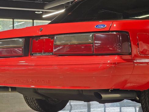 Used 1988 Ford Mustang LX image 38