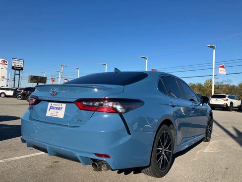 Used 2024 Toyota Camry SE image 5