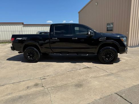 Used 2020 Nissan Titan PRO-4X w/ Pro-4x Convenience Package AWD/4WD image 4