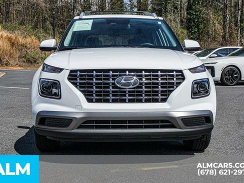 Used 2025 Hyundai Venue SEL image 10