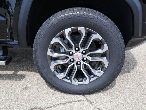 New 2026 GMC Canyon Denali w/ LPO, Black Badging Package AWD/4WD image 35
