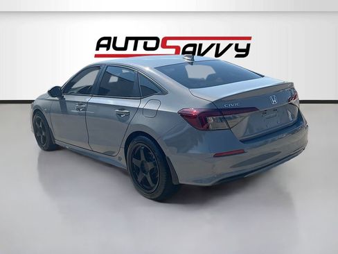 Used 2025 Honda Civic Sport image 5