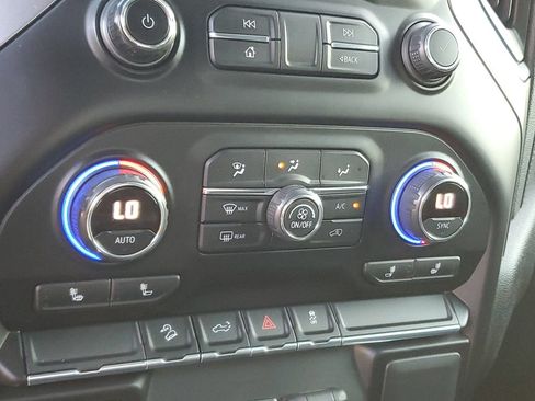 Used 2021 Chevrolet Silverado 1500 LT Trail Boss w/ Bed Protection Package AWD/4WD image 24