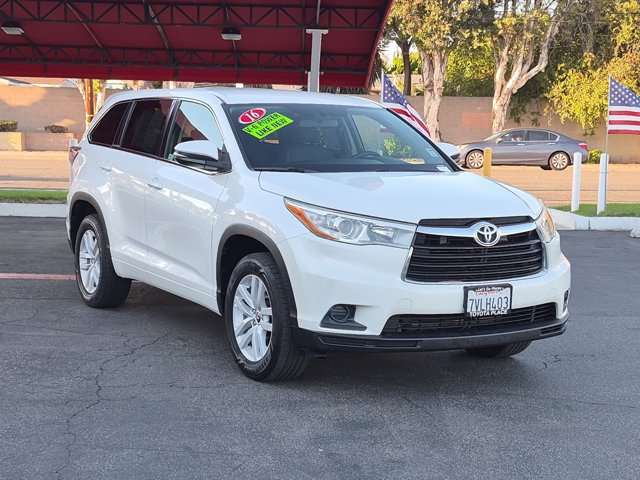 Used 2016 Toyota Highlander LE FWD image 3
