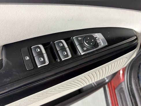 Used 2022 Kia Carnival LX FWD image 14