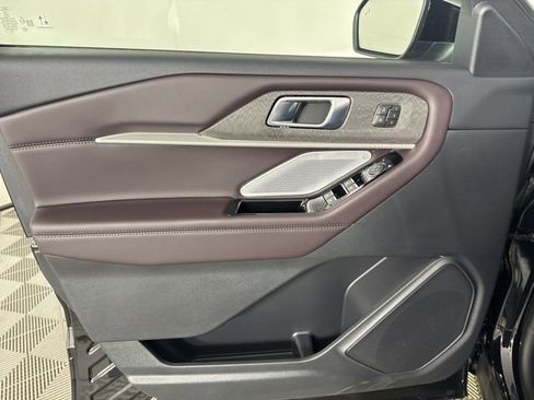 New 2026 Ford Explorer Platinum image 17