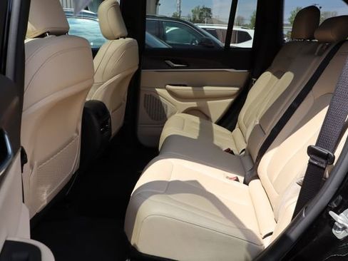 Used 2024 Jeep Grand Cherokee Limited w/ Black Appearance Package AWD/4WD image 37