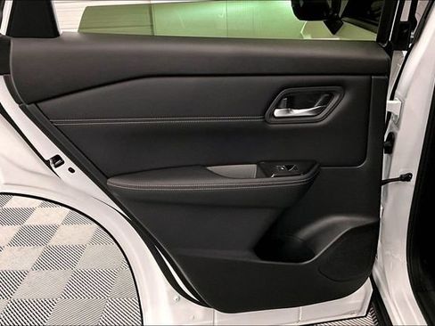 New 2025 Nissan Rogue SL image 32