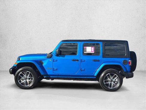 Used 2024 Jeep Wrangler Unlimited w/ LED Headlamp & Fog Lamp Group AWD/4WD image 7