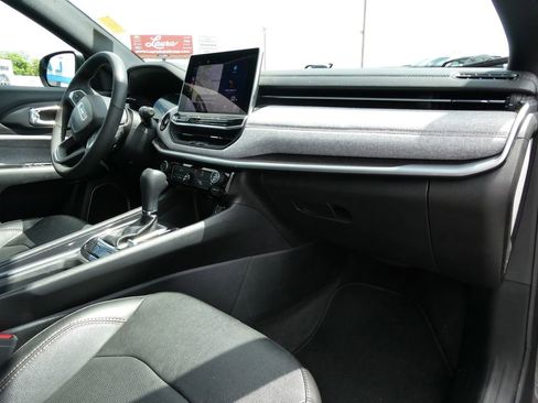 Used 2023 Jeep Compass Latitude w/ Sun and Sound Group AWD/4WD image 14