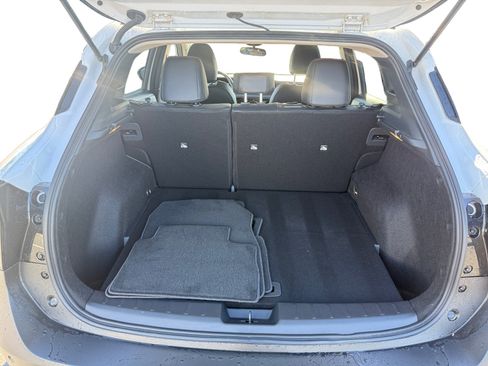 Used 2025 Nissan Kicks SR image 17