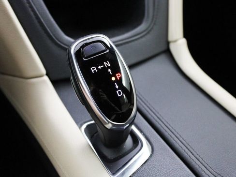 Used 2019 Cadillac XT5 FWD image 37