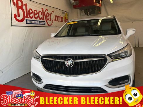 Used 2018 Buick Enclave Essence FWD image 1