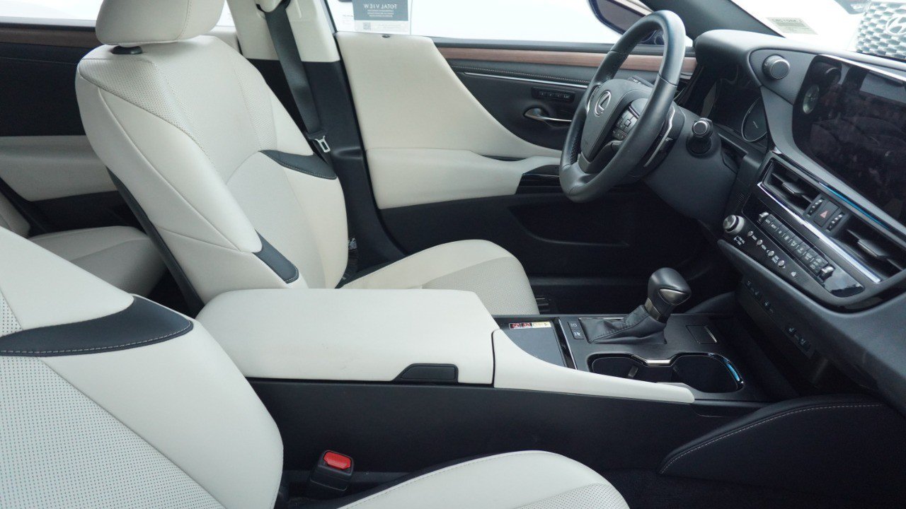 Certified 2025 Lexus ES 300h w/ Premium Package FWD image 10