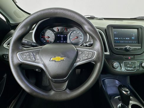 Used 2018 Chevrolet Malibu LS image 11