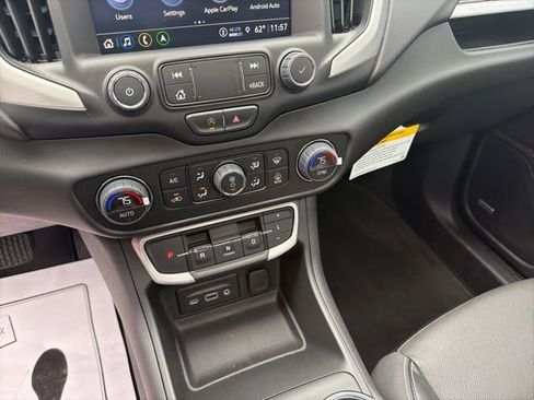Used 2023 GMC Terrain SLT w/ Infotainment Package II image 30