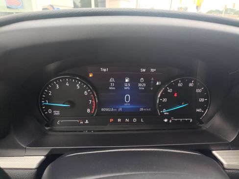 Used 2021 Ford Explorer XLT w/ Equipment Group 202A AWD/4WD image 8