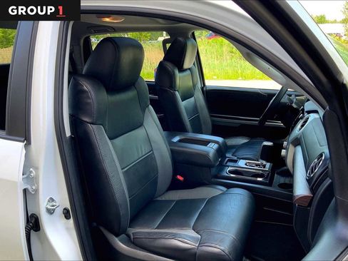 Used 2021 Toyota Tundra Limited w/ Limited Premium Package AWD/4WD image 8