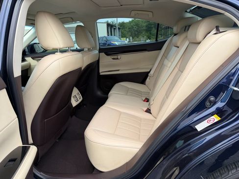 Used 2017 Lexus ES 350 FWD image 11