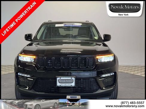 Used 2023 Jeep Grand Cherokee Limited w/ Black Appearance Package AWD/4WD image 2
