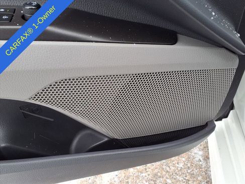 Used 2023 Toyota Camry SE image 16