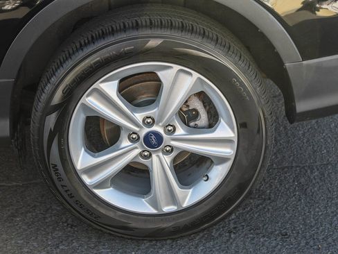 Used 2016 Ford Escape SE w/ SE Cold Weather Package image 7