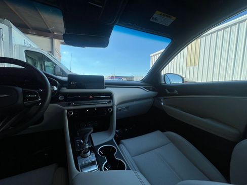 Used 2025 Genesis G70 2.5T image 35