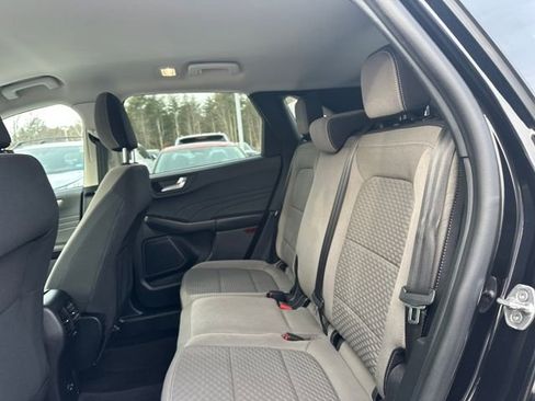 Used 2021 Ford Escape SE w/ SE Sport Appearance Package image 16