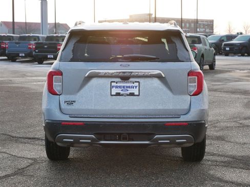 Certified 2020 Ford Explorer XLT w/ Equipment Group 202A image 4