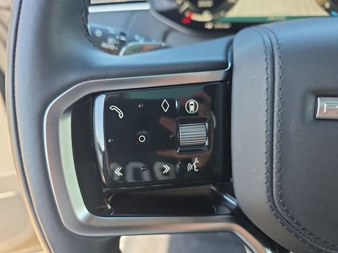 Used 2025 Land Rover Range Rover Sport SE AWD/4WD image 17