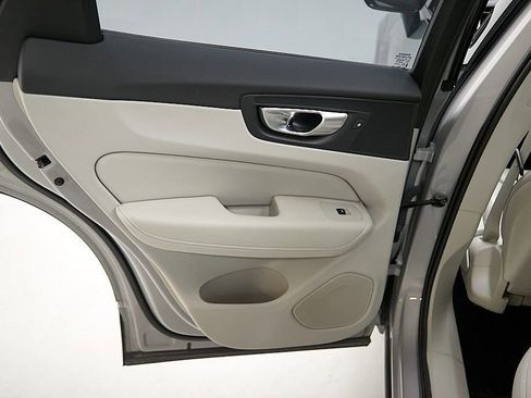 Certified 2024 Volvo XC60 T8 Ultimate w/ Protection Package Premier image 20