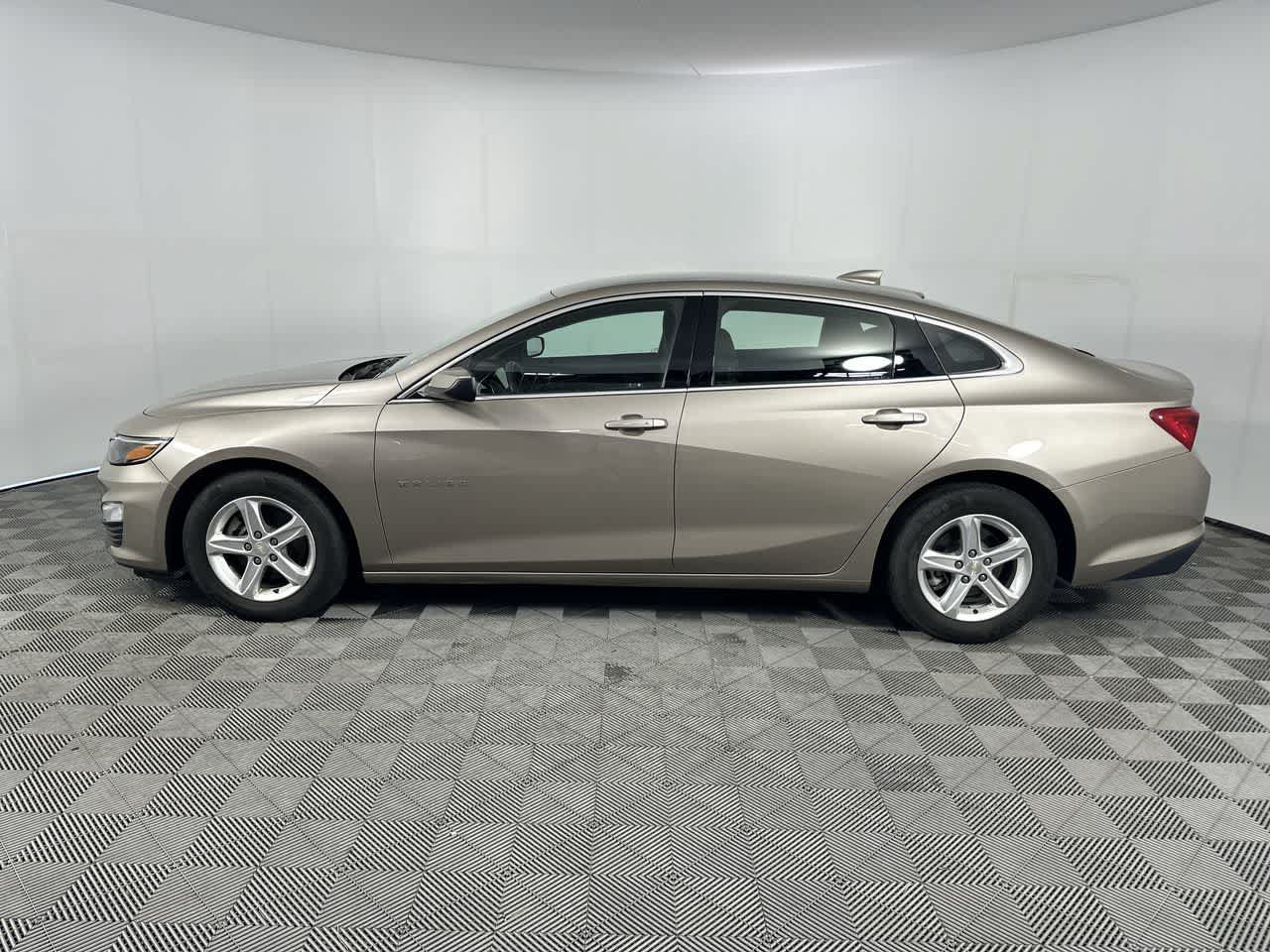 Used 2024 Chevrolet Malibu LT FWD image 5