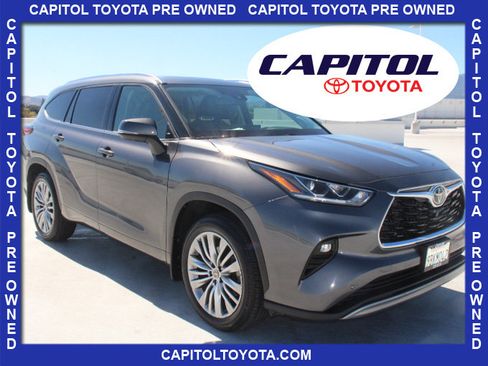 Used 2022 Toyota Highlander Platinum AWD/4WD image 1