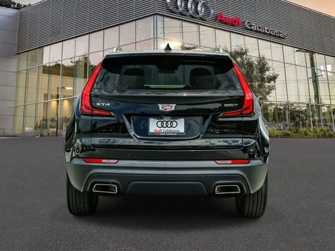 Used 2023 Cadillac XT4 Luxury w/ Cold Weather Package FWD image 3