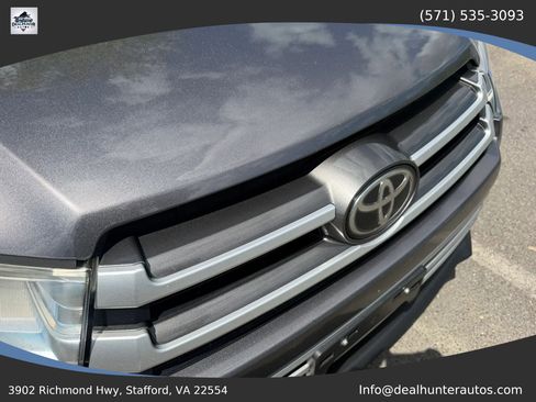 Used 2019 Toyota Highlander Plus AWD/4WD image 5