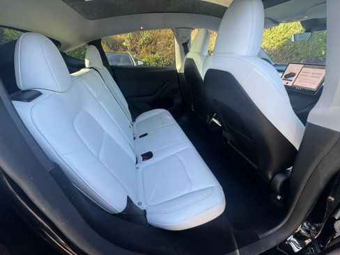 Used 2024 Tesla Model Y Long Range AWD/4WD image 14