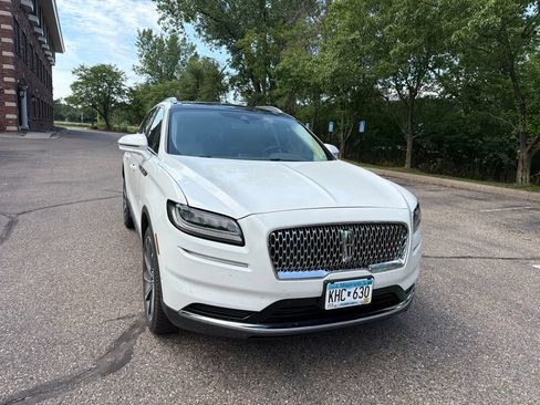Used 2022 Lincoln Nautilus Reserve w/ Equipment Group 201A AWD/4WD image 12