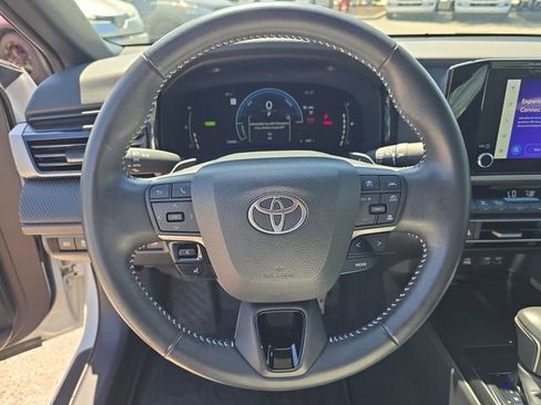 Used 2025 Toyota Camry SE FWD image 29