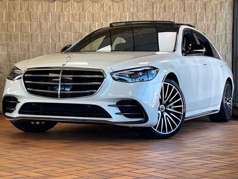 Used 2023 Mercedes-Benz S 580 4MATIC Sedan image 2