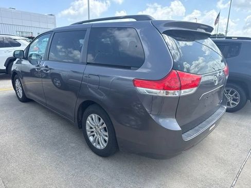 Used 2013 Toyota Sienna XLE FWD image 5