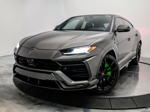 Used 2022 Lamborghini Urus AWD/4WD image 5