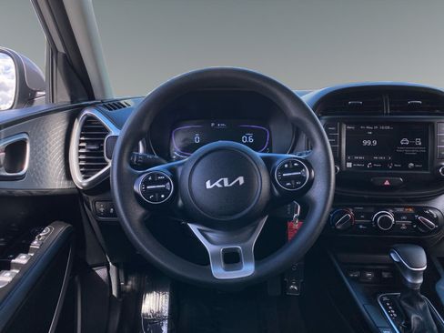 Used 2025 Kia Soul LX FWD image 12