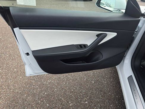 Used 2020 Tesla Model 3 Standard Range image 24