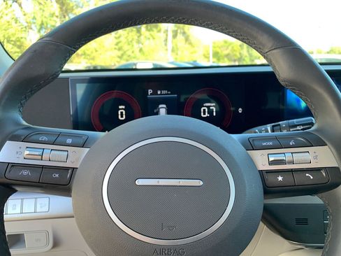 Used 2025 Hyundai Kona SEL image 28