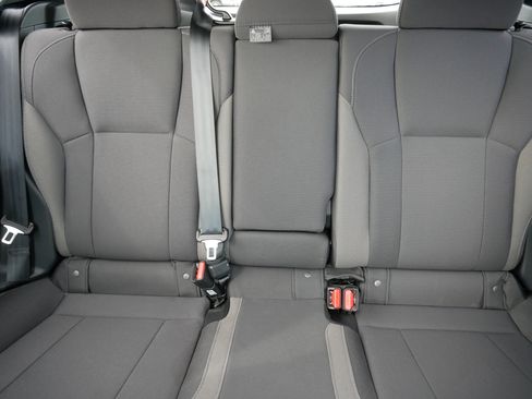 Used 2025 Subaru Crosstrek 2.0i Premium image 13